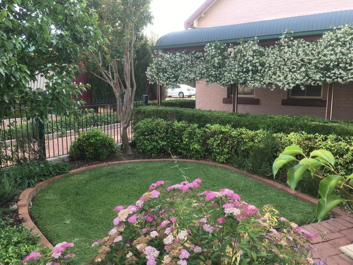 Country Apartments Dubbo Buitenkant foto